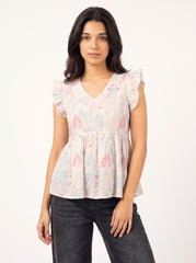 A fresh off-white top featuring elegant olive green leaf motifs for a soft and natural everyday look. 