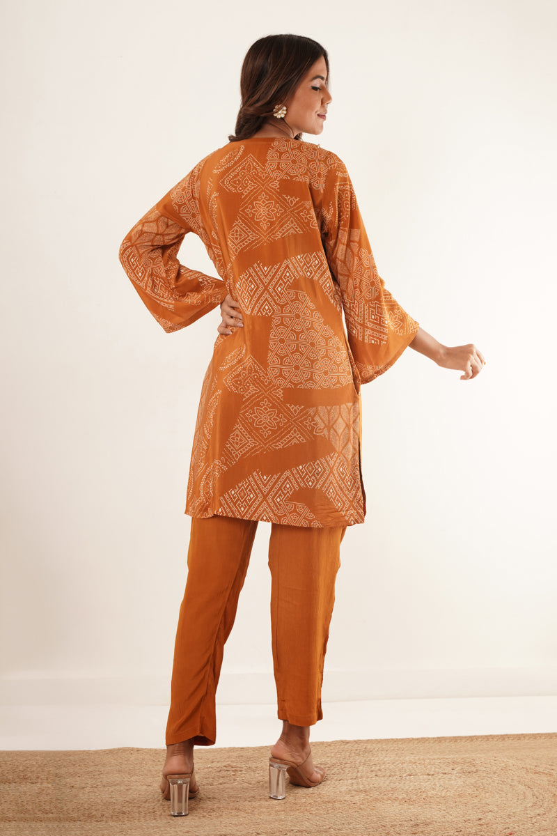 Hand Mirror Work V-Neck Kurti Set-Orange